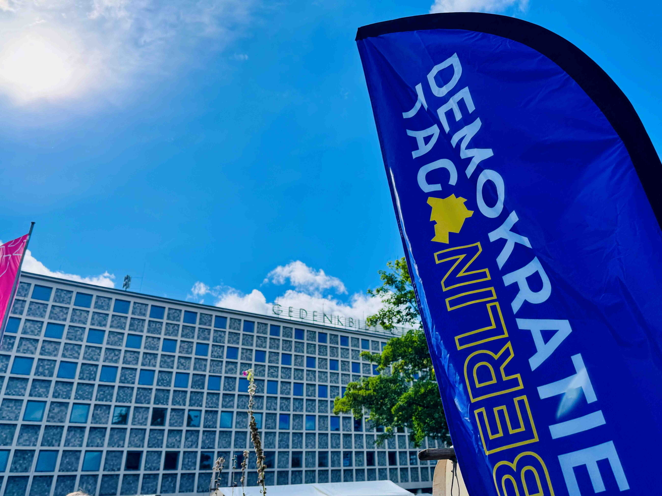 Flagge Demokratietag