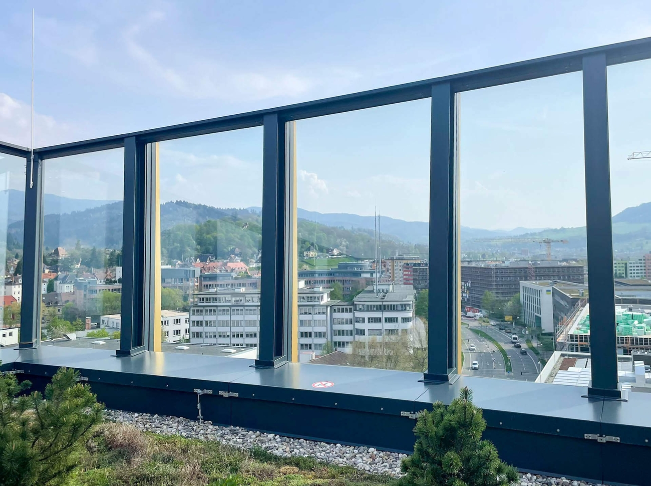 Freiburg: Unsere Dachterrasse mit Panoramablick