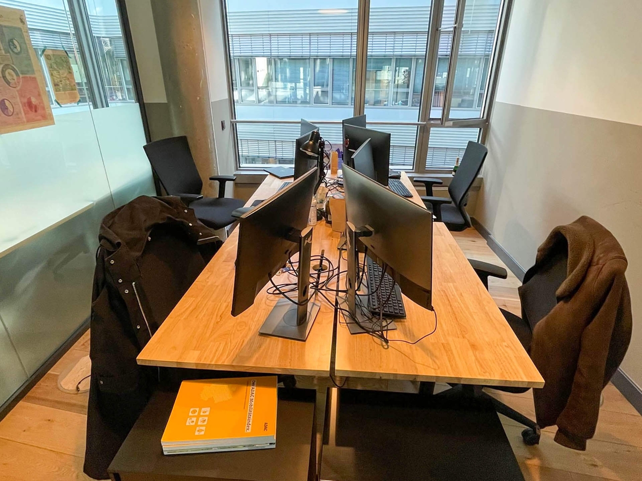 Hamburg: Unsere Büros mit 4 Arbeitsplätzen