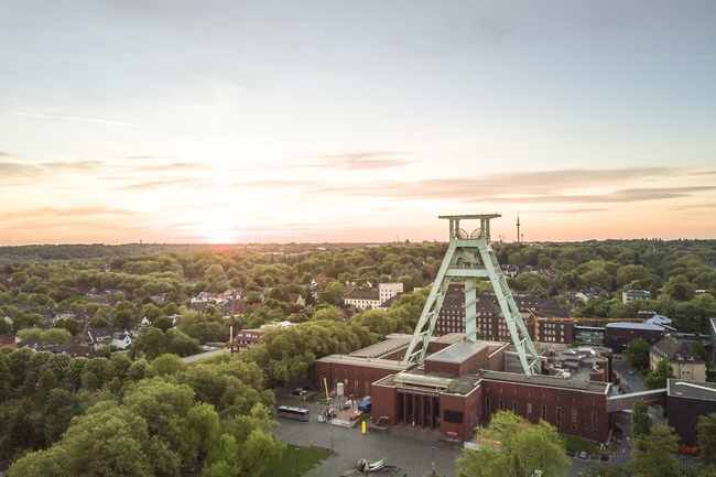 Bochum im Ruhrgebiet, Panorama mit Förderturm vom Bergbaumuseum