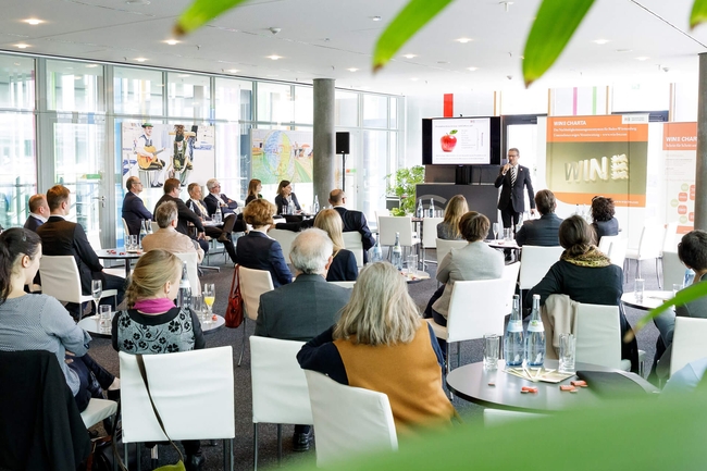 Unternehmerinnen und Unternehmer auf einem WIN-Charta Workshop