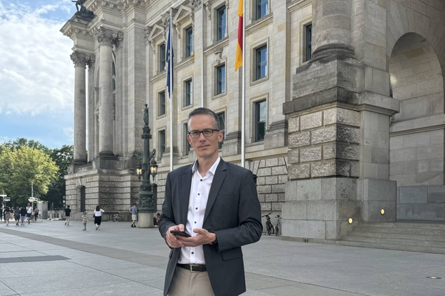 Dr. Michael Böhmer vor dem Bundestag