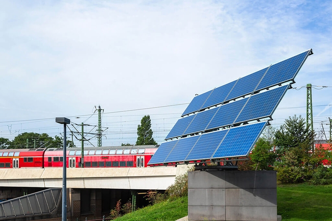 Zug und Solaranlage