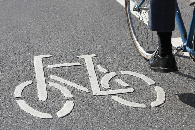 Fahrradweg mit Fahrrad