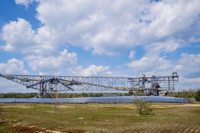 Braunkohleförderbrücke in der Lausitz in Sachsen