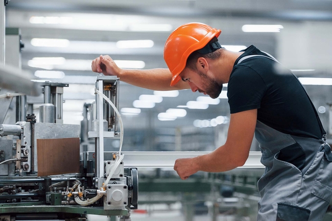 Industriearbeiter in der Fabrik