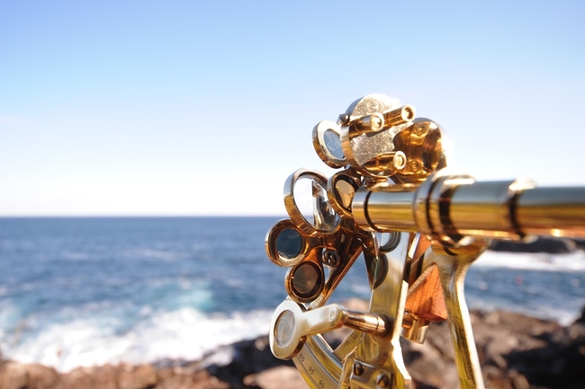 Ein Sextant am Meer