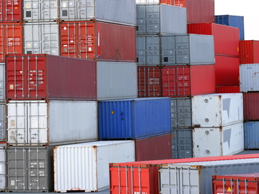 Viele gestapelte Container