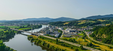 Ein Drohnenfoto zeigt den Landkreis Deggendorf in Bayern von oben. 