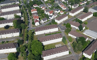 Etliche Kasernen aus der Vogelperspektive