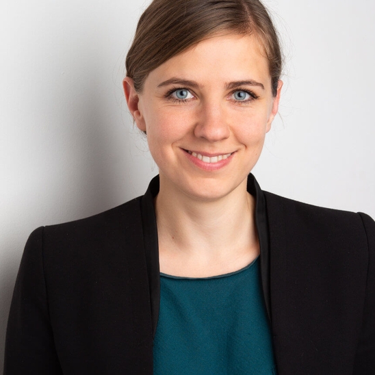 Portraitbild von Prognos-Mitarbeiterin Anna Hornik