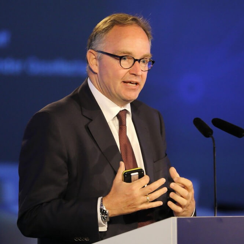 Christian Böllhoff bei einer Studienpräsentation beim Zukunftsrat der Bayerischen Wirtschaft in München 2018