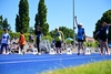 Leichtathletik-Sprint, mehrere Läuferinnen am Startblock