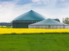 Biogasanlage auf einem Feld