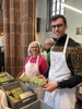 Kolleginnen und Kollegen unterstützen die Vesperkirche